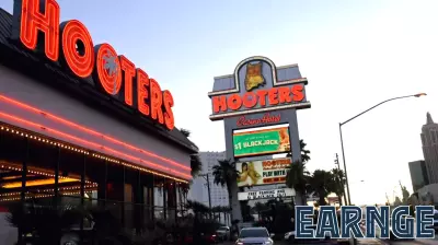 Hooters Considering Bankruptcy Restructuring